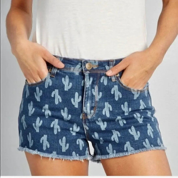 ModCloth Cactus Raw Hem Denim Shorts Women Size 6 Southwest Country Boho Cutoff - Picture 2 of 8